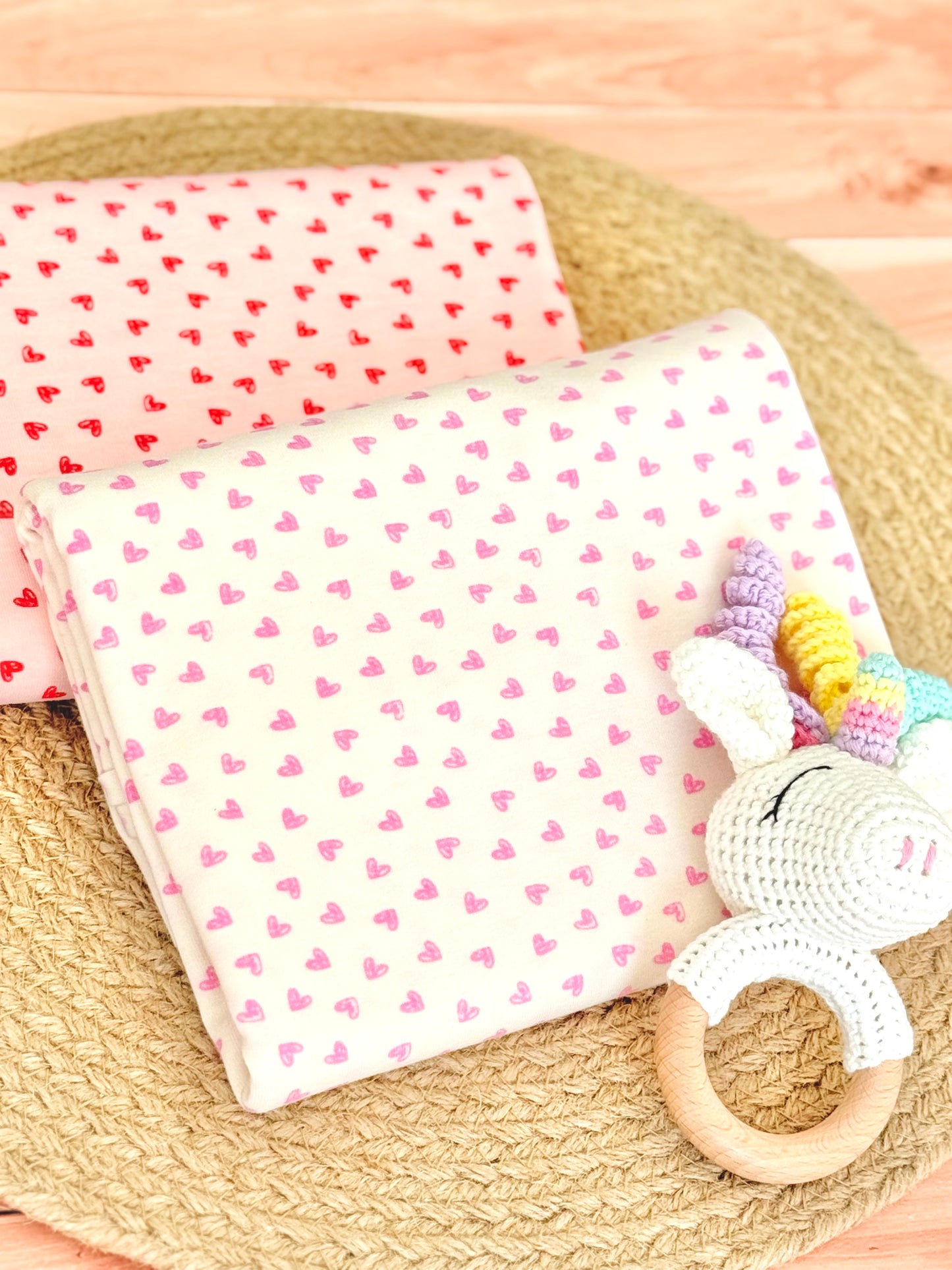 Interlock Hearty Dots