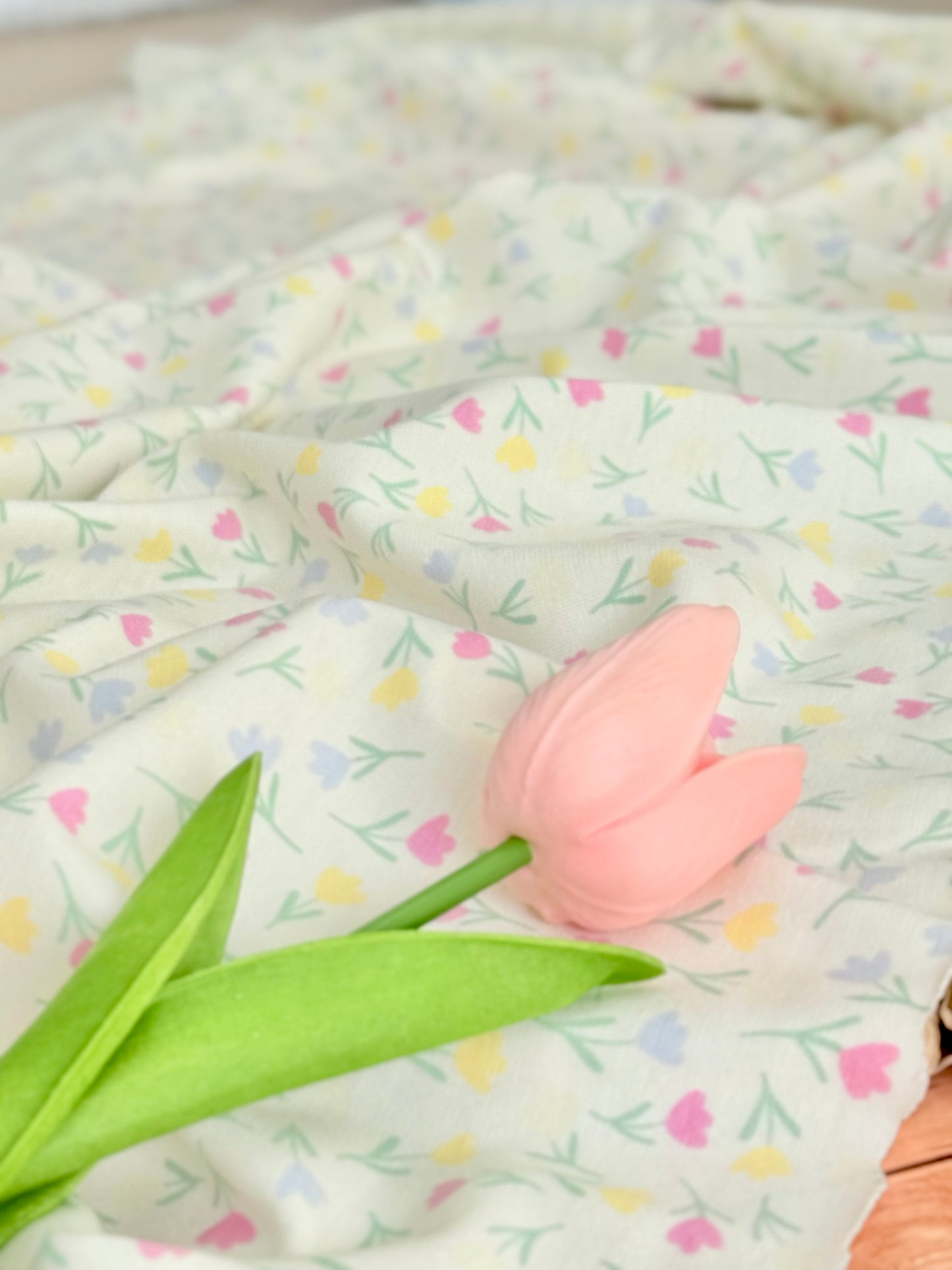 Interlock Tiny Tulips