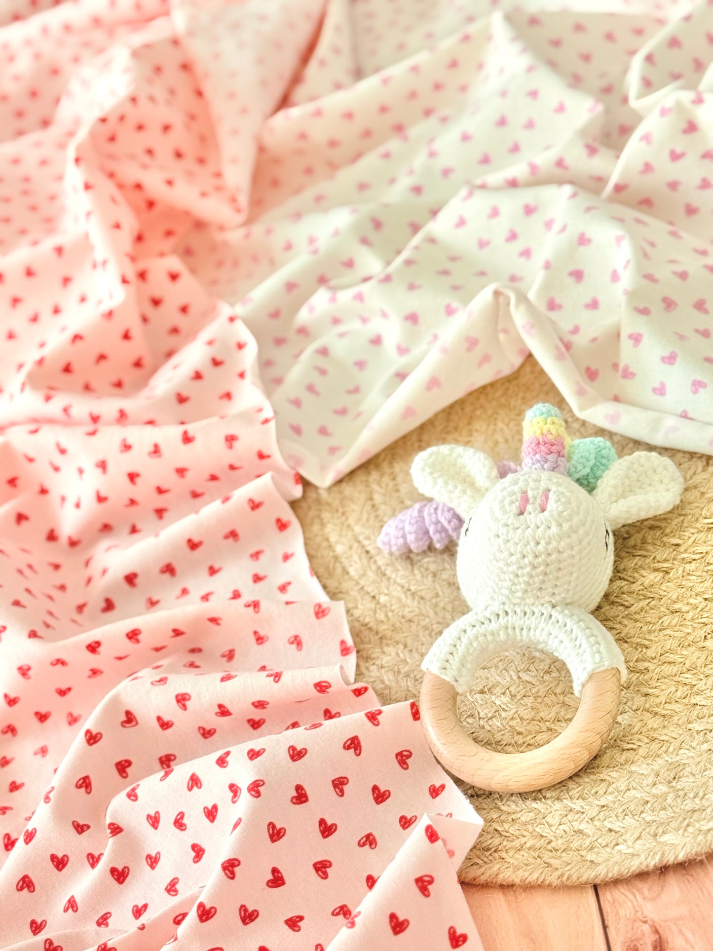 Interlock Hearty Dots