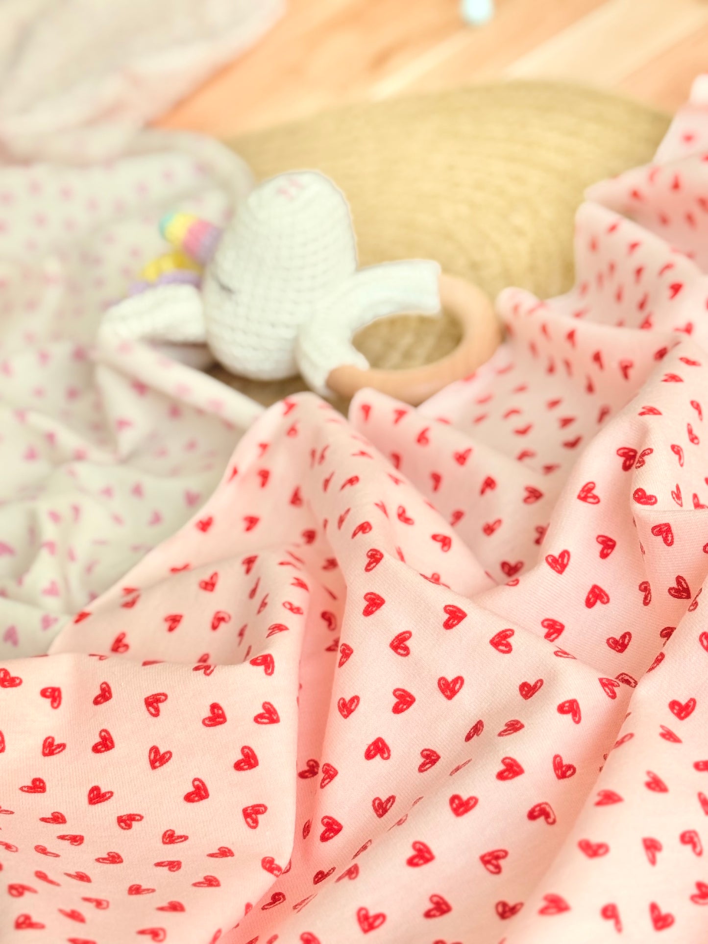 Interlock Hearty Dots