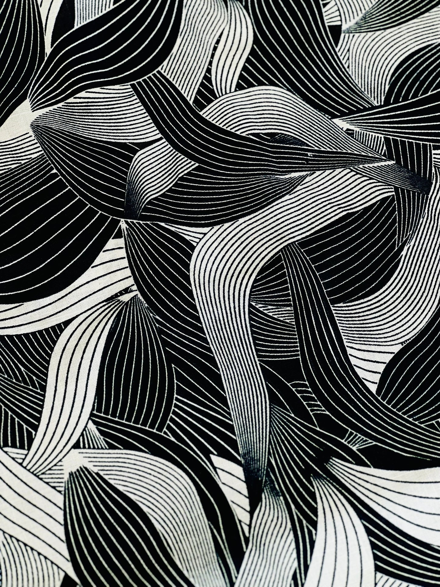 Printed Linen Black Lipto