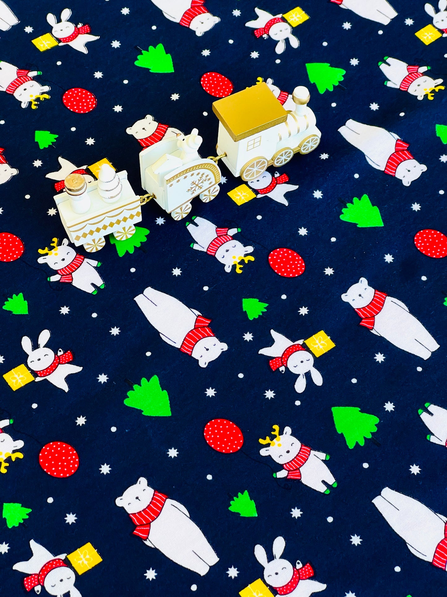 Interlock Christmas 01