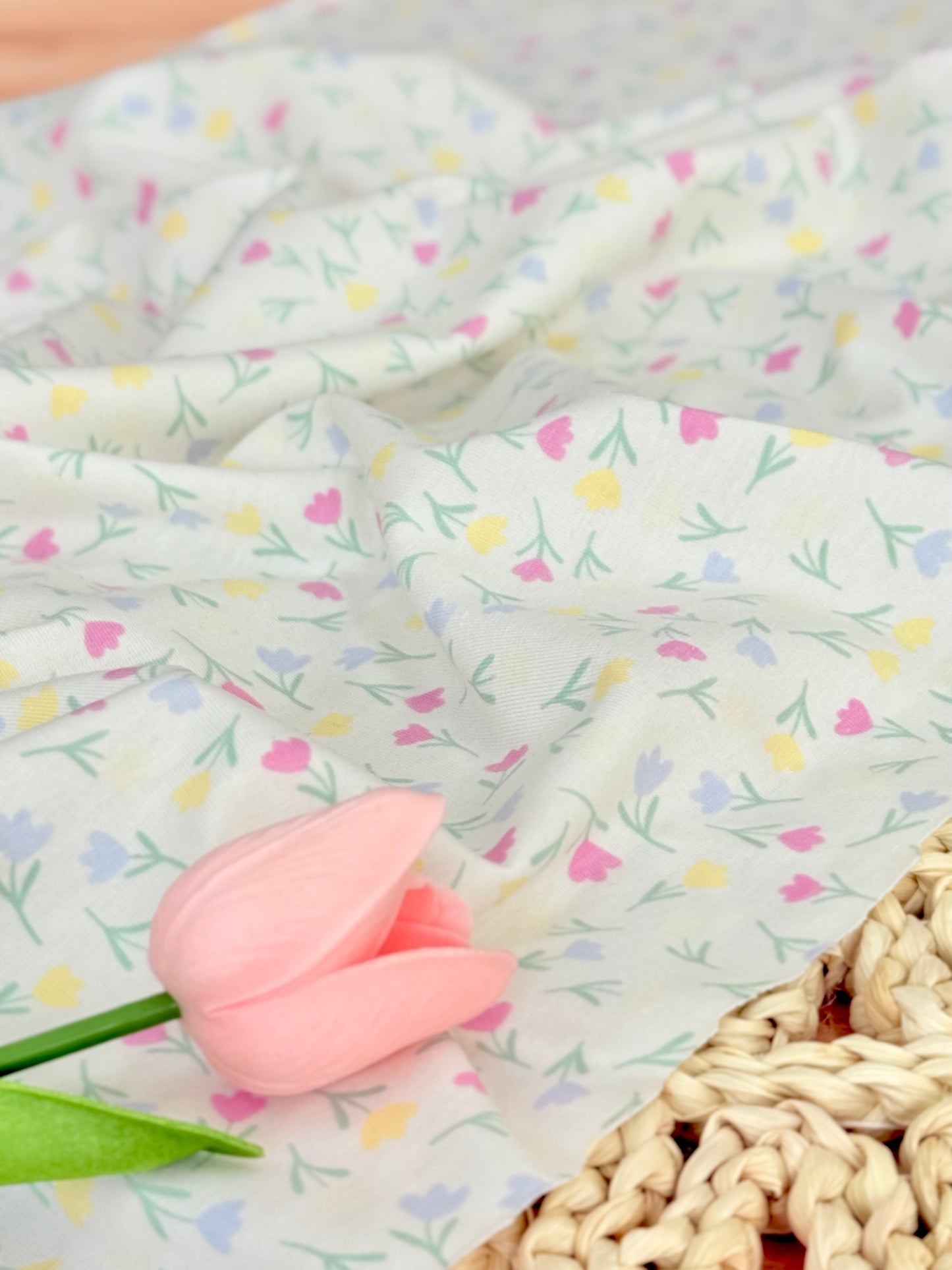 Interlock Tiny Tulips