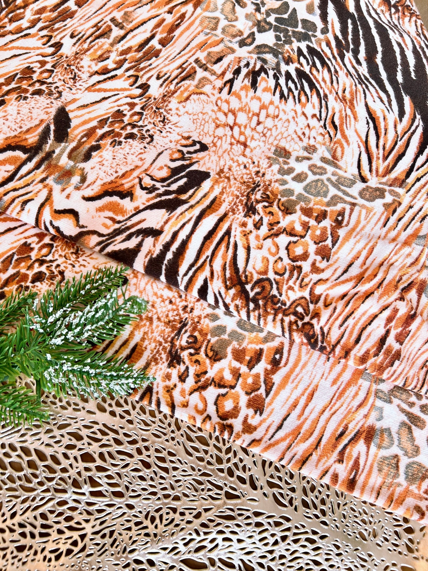 Hachi Sweater Brown Jungle