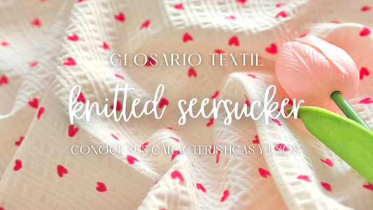 Tela Knitted Seersucker de algodón con textura corrugada y elasticidad, ideal para prendas cómodas y modernas.