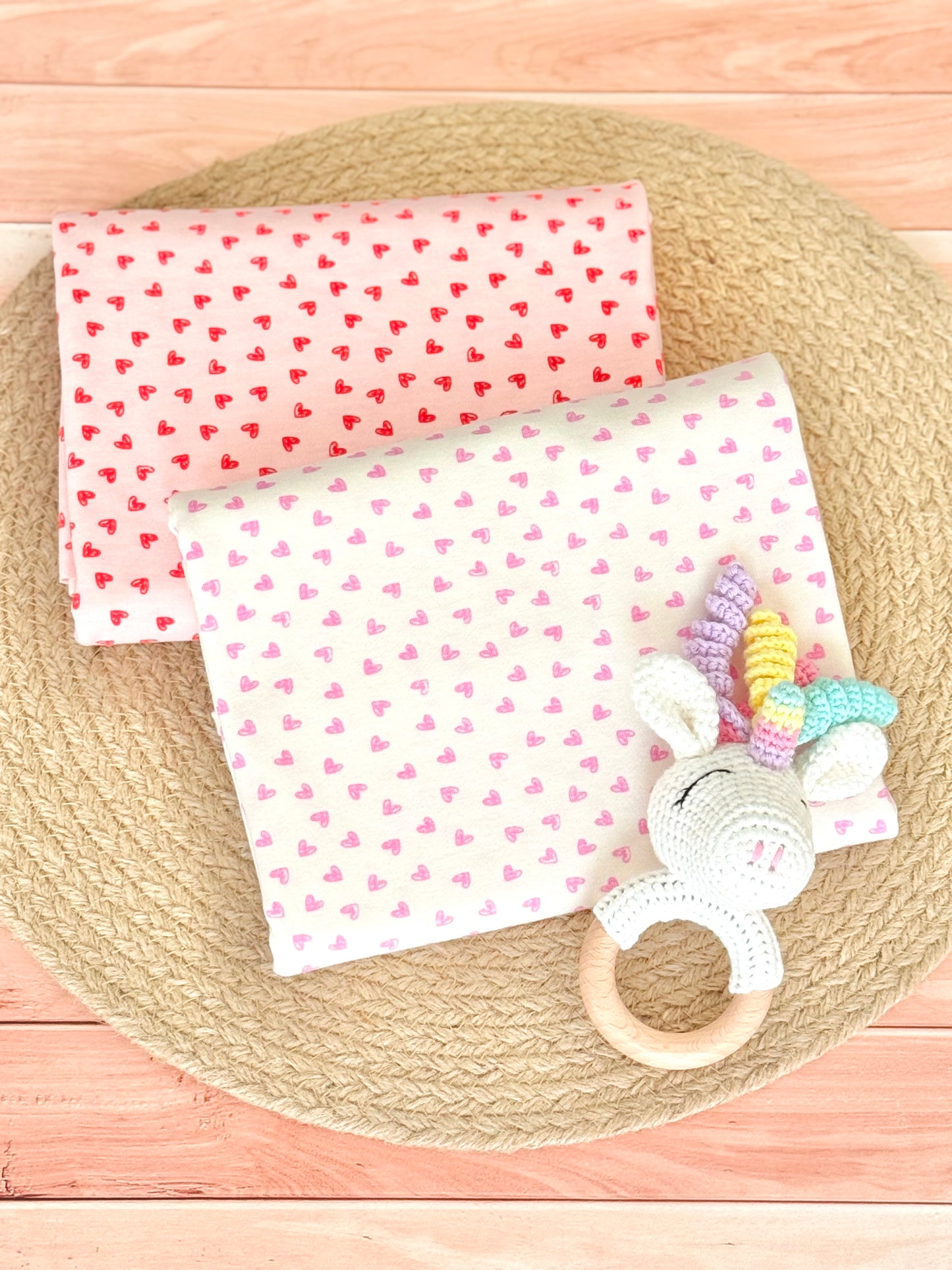 Interlock Hearty Dots