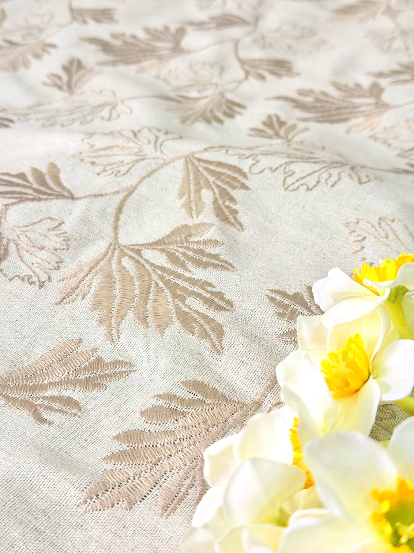 Embroidered Linen Beige Foliaire