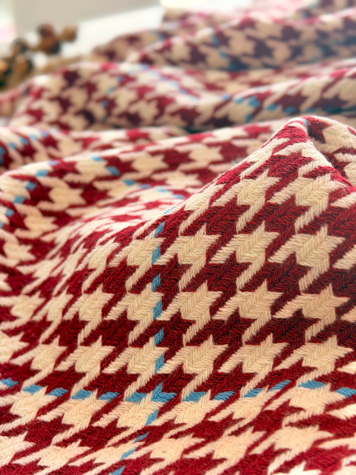 Paño de Lana Crimson Houndstooth