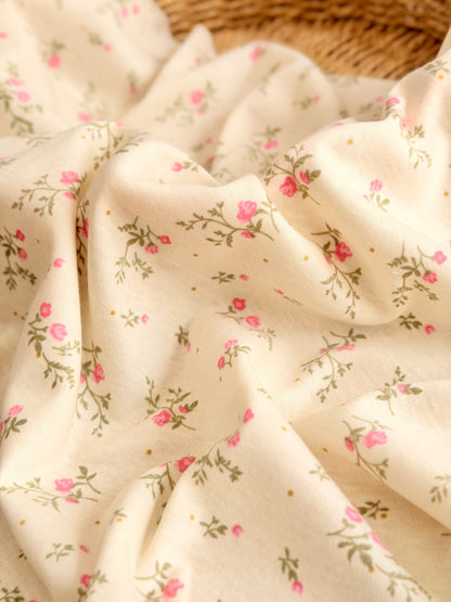 Interlock Sweet Rosebud