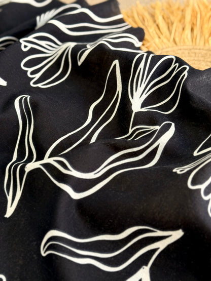 Printed Linen Noir Petal