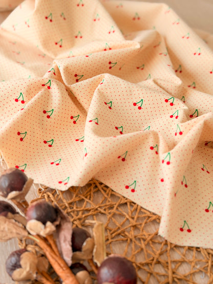 Franela Cherry Dots