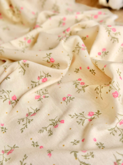 Interlock Sweet Rosebud