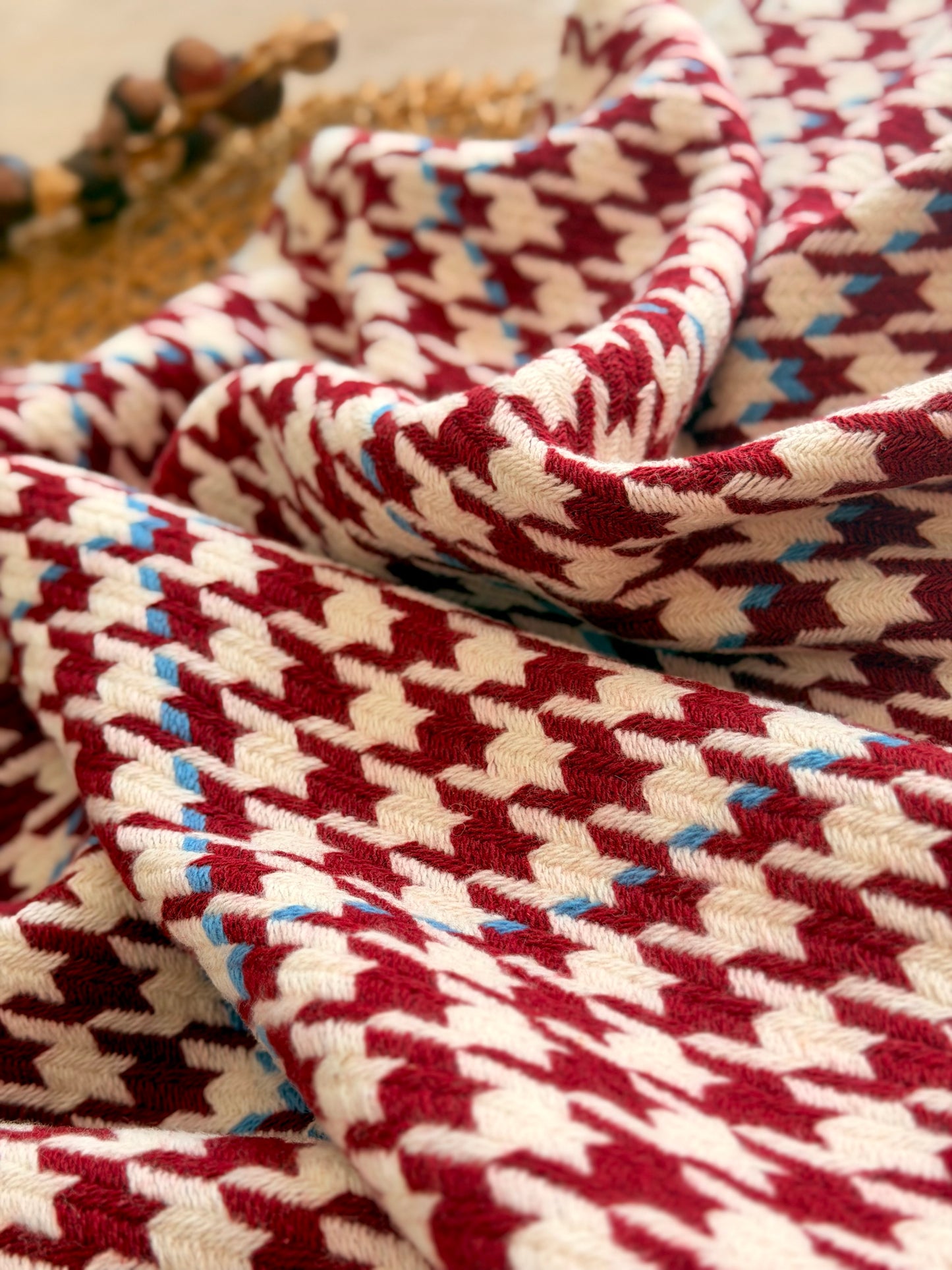Paño de Lana Crimson Houndstooth