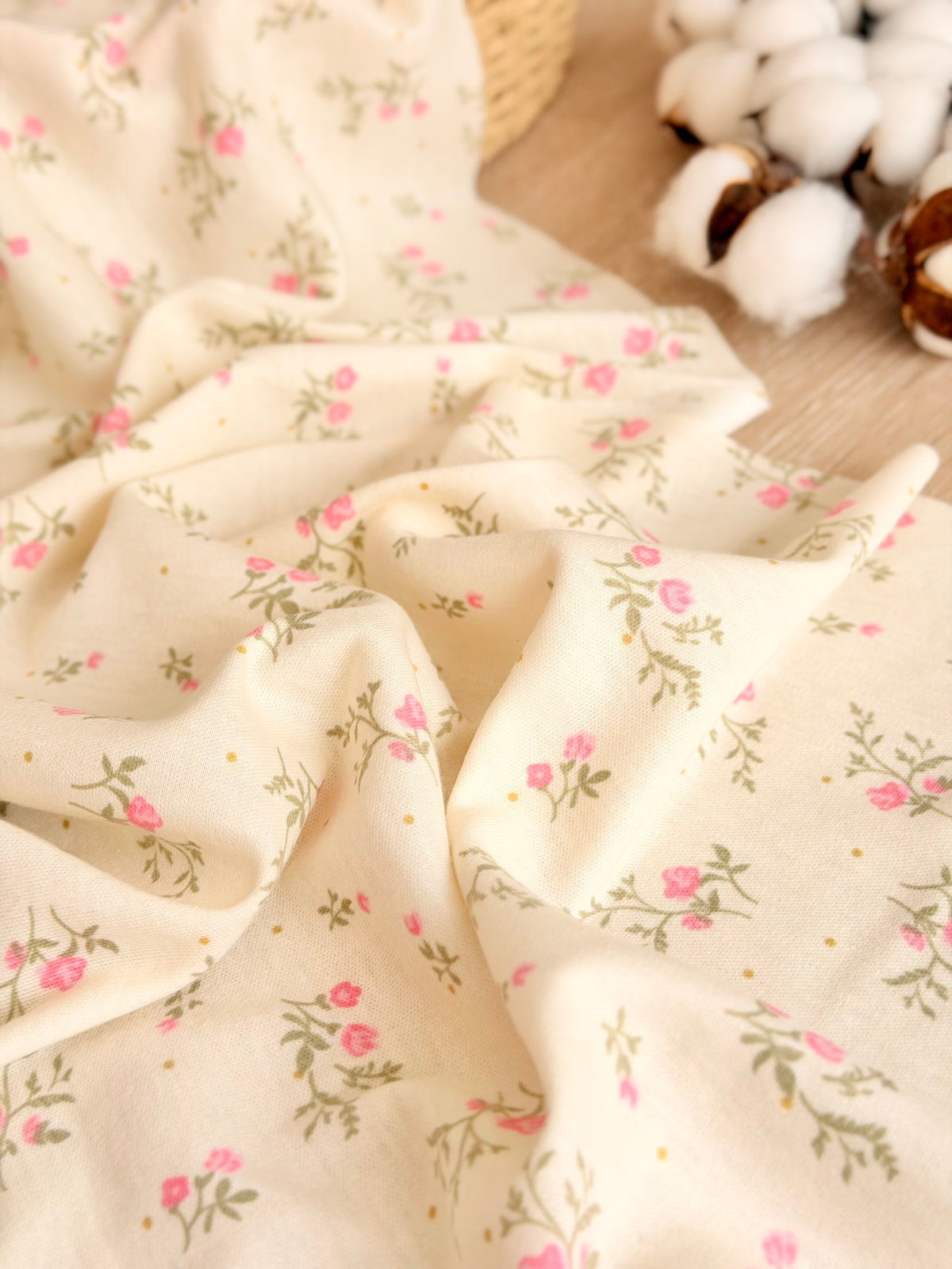 Interlock Sweet Rosebud
