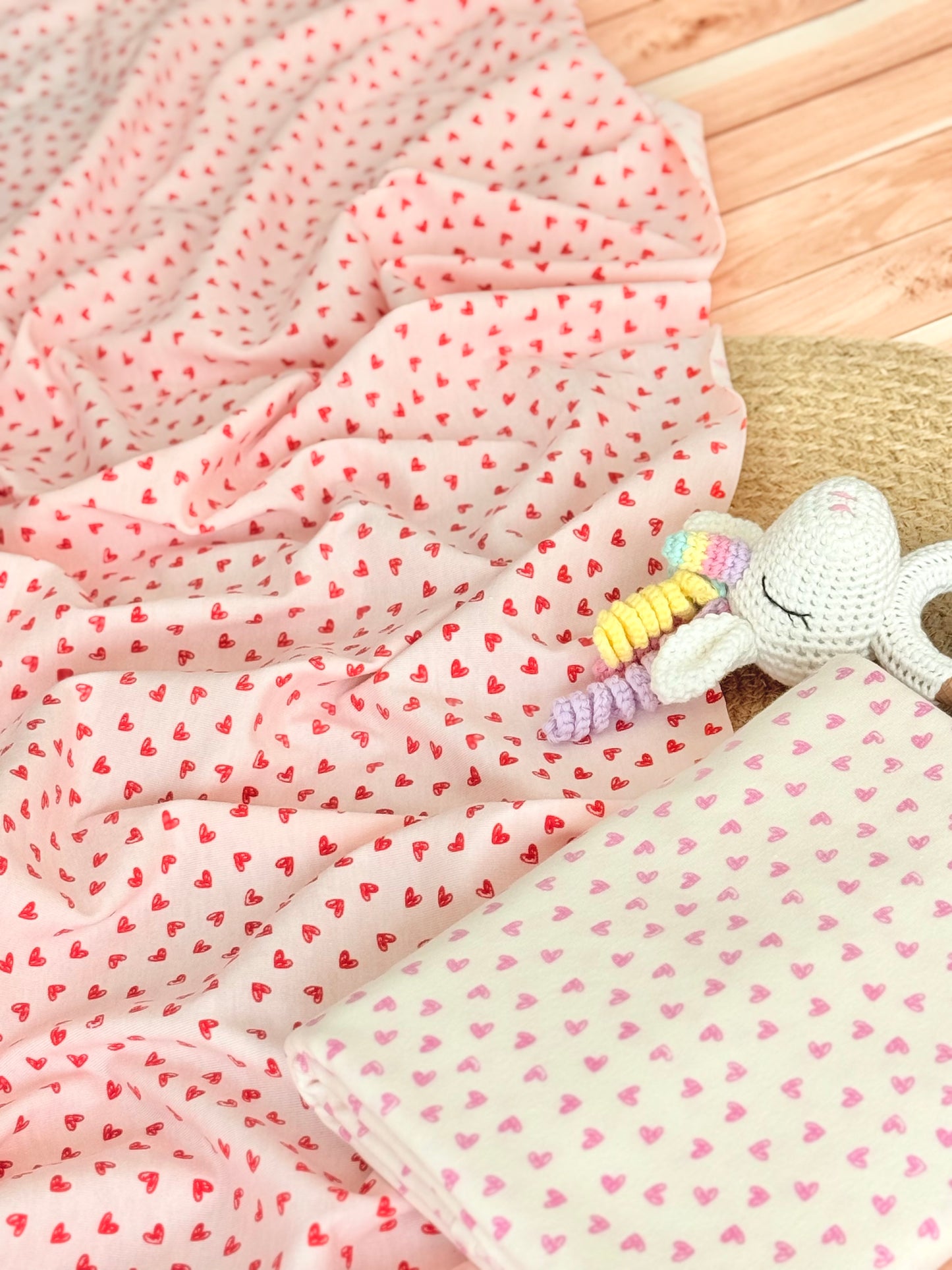 Interlock Hearty Dots