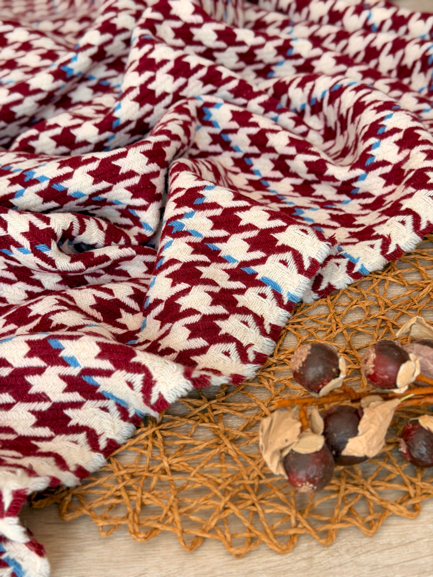 Paño de Lana Crimson Houndstooth