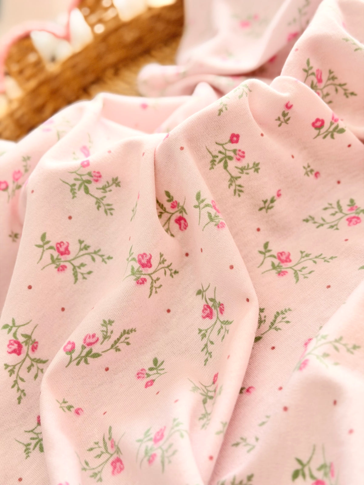 Interlock Sweet Rosebud