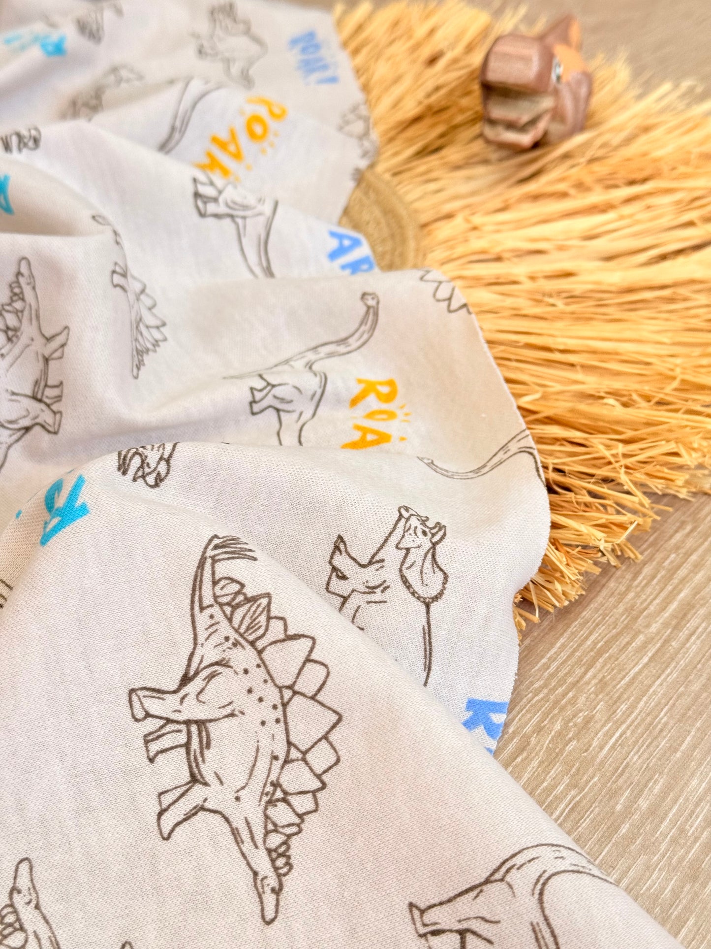 Interlock Roar & Play