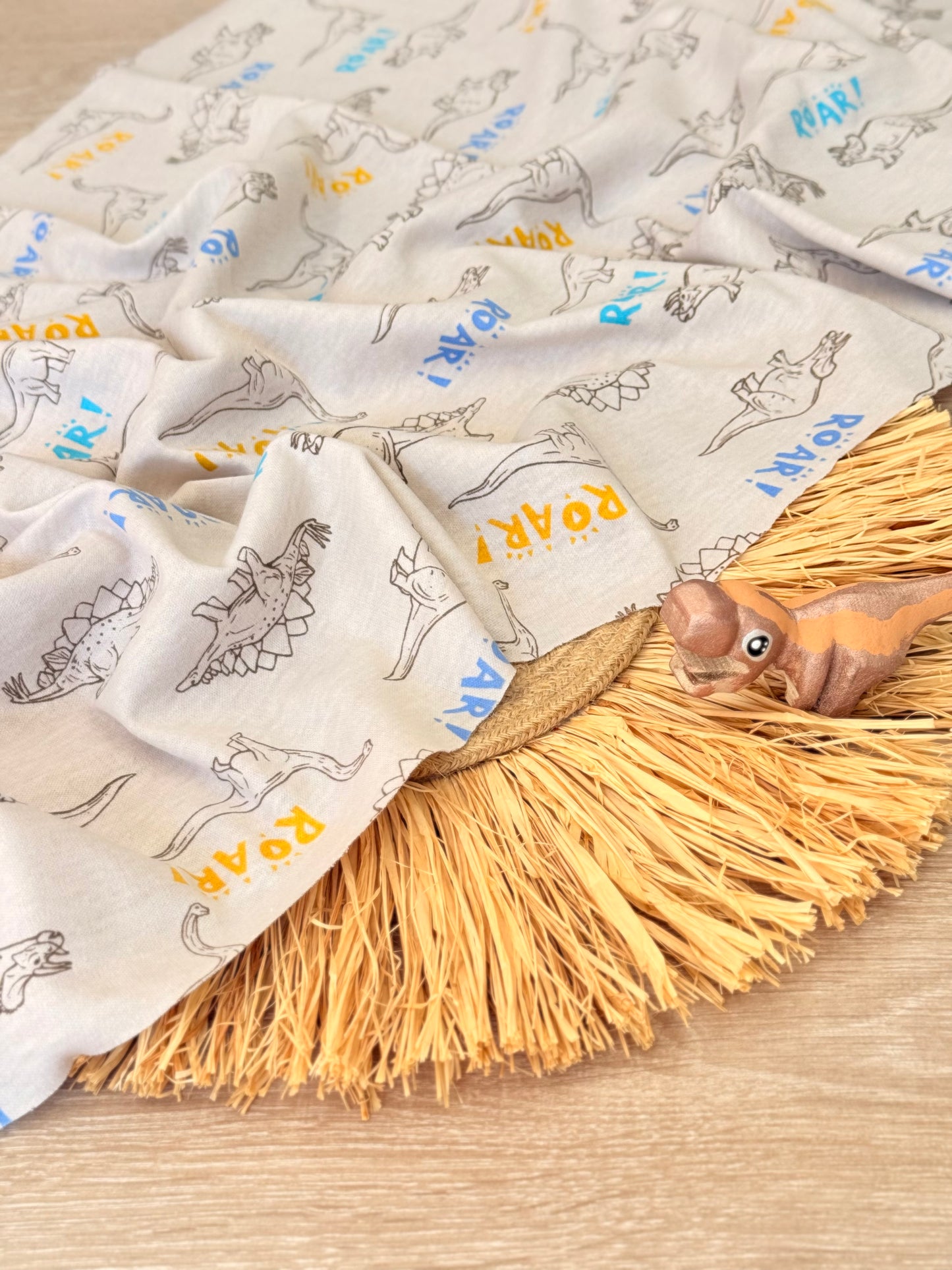 Interlock Roar & Play