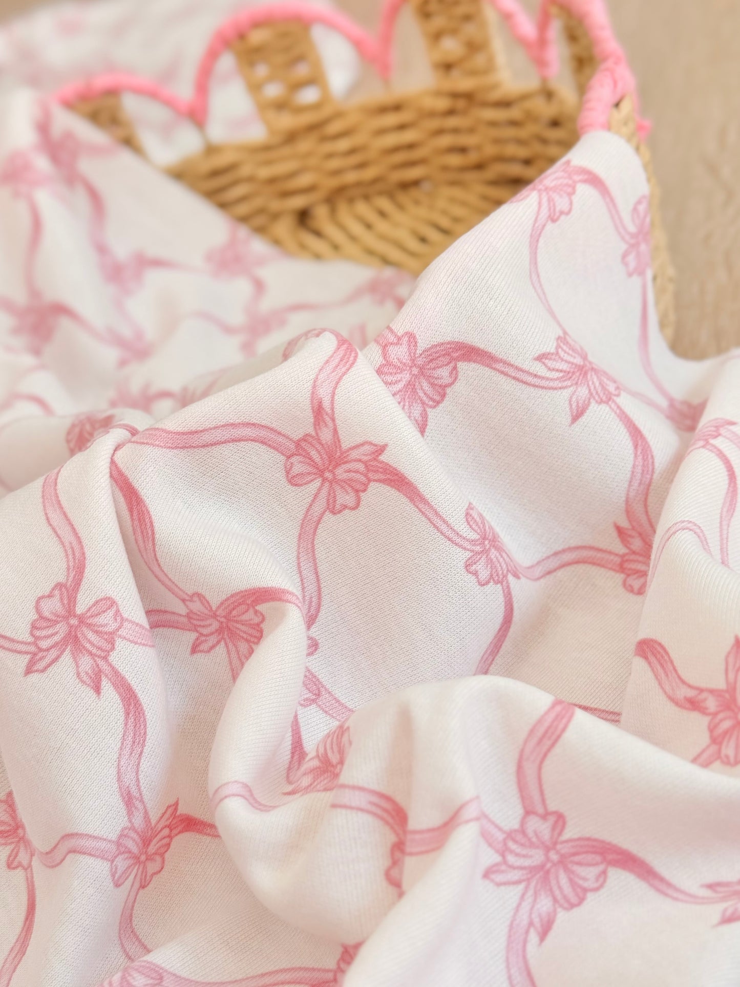 Interlock Ribbon Waltz