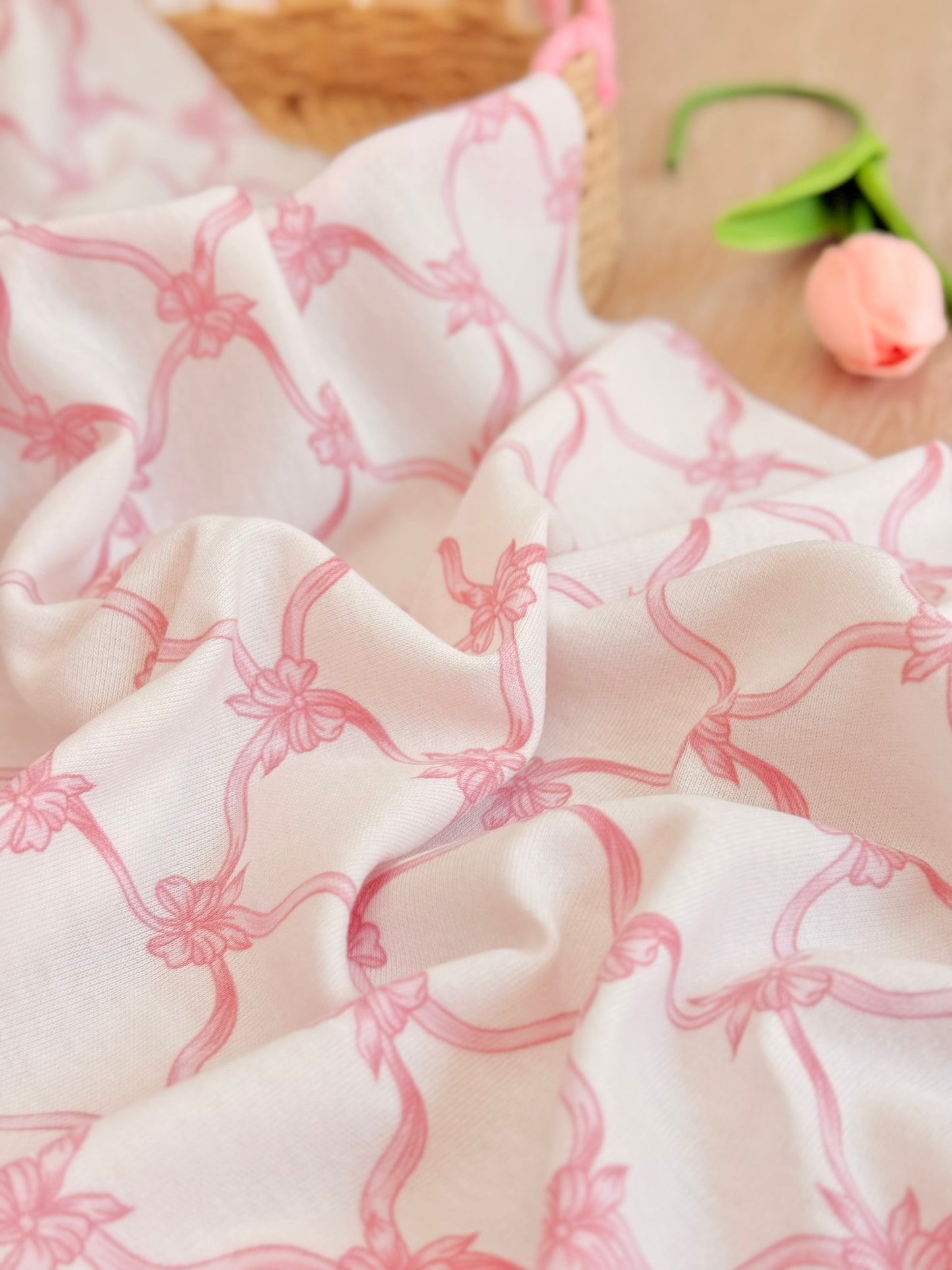 Interlock Ribbon Waltz