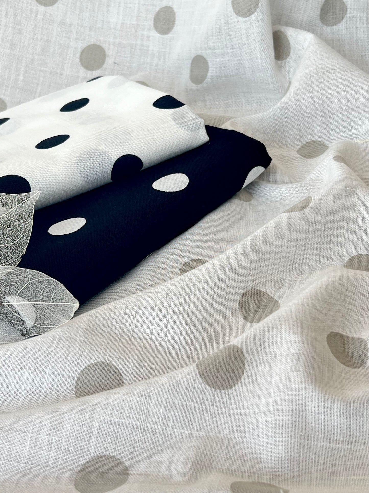 Printed Linen Big Dot