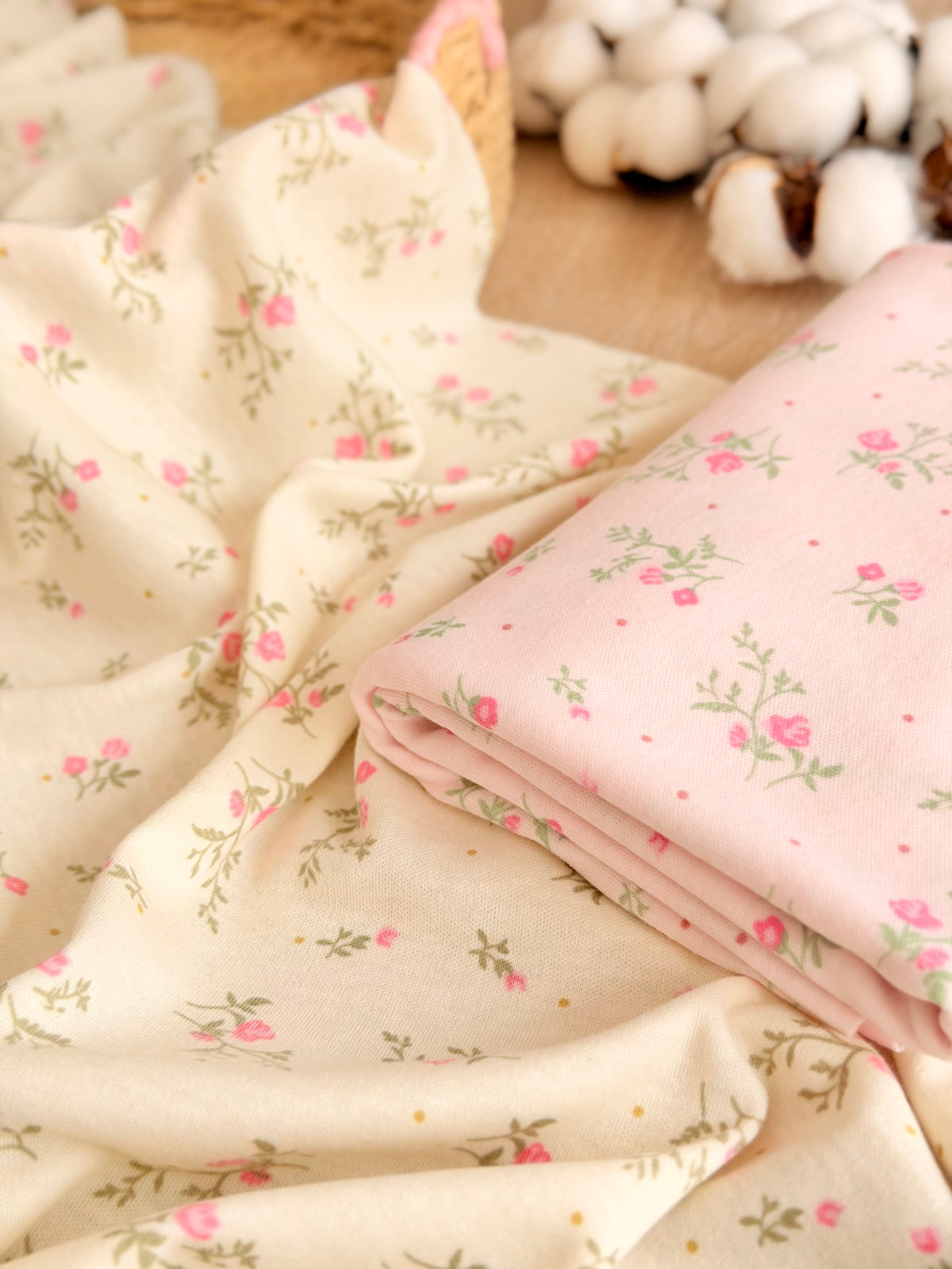Interlock Sweet Rosebud