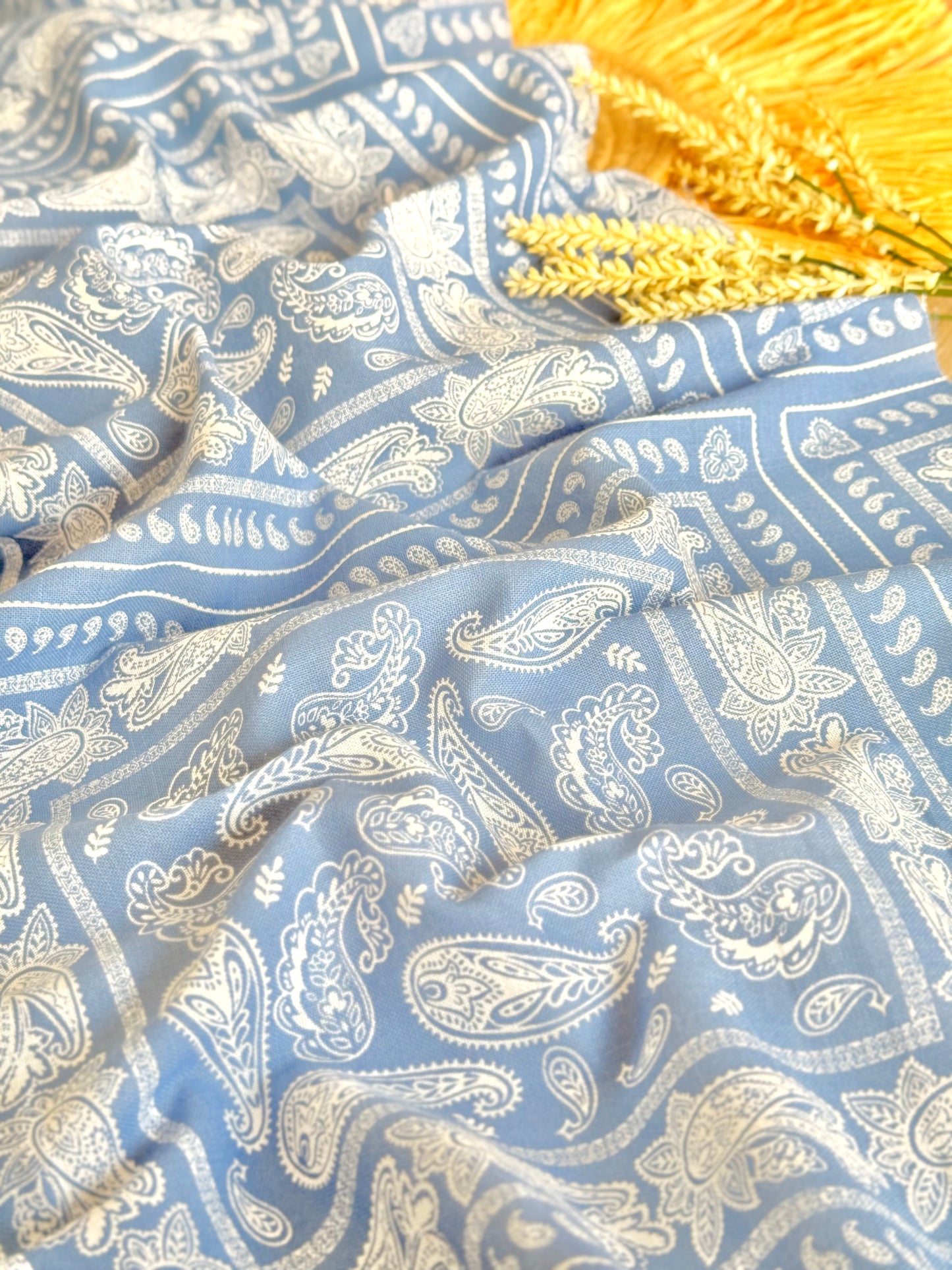 Printed Linen Heritage Paisley