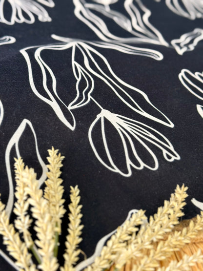 Printed Linen Noir Petal