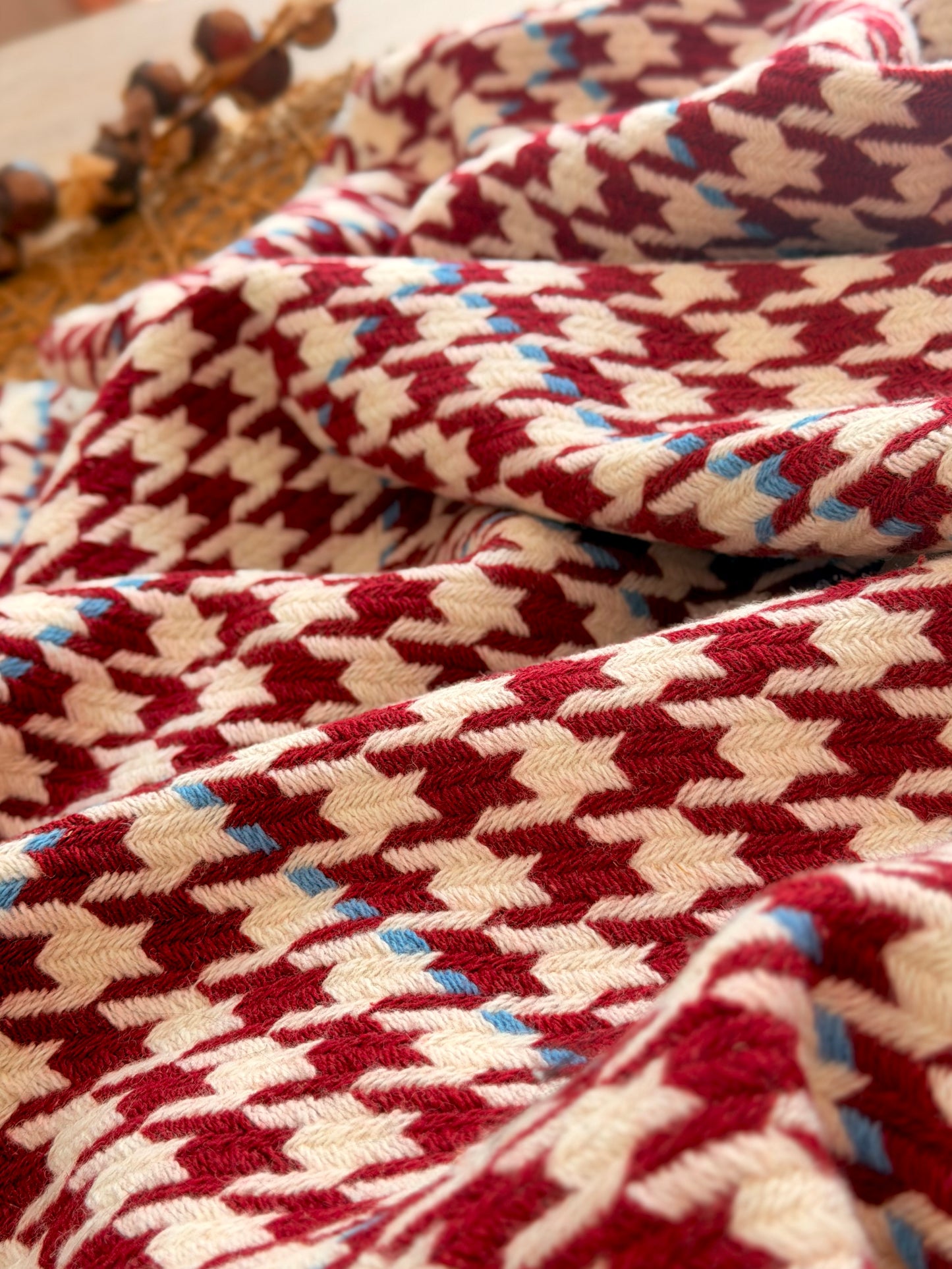 Paño de Lana Crimson Houndstooth