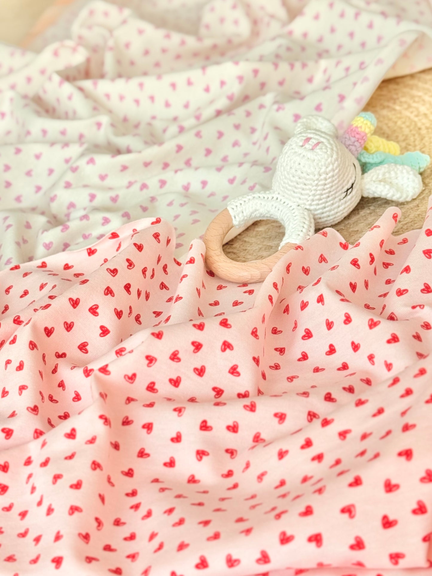 Interlock Hearty Dots
