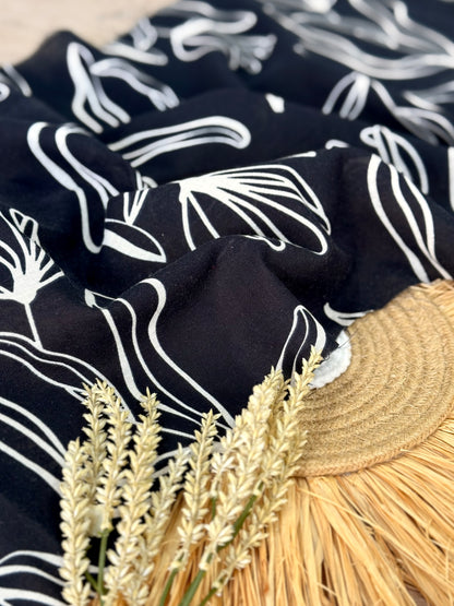 Printed Linen Noir Petal