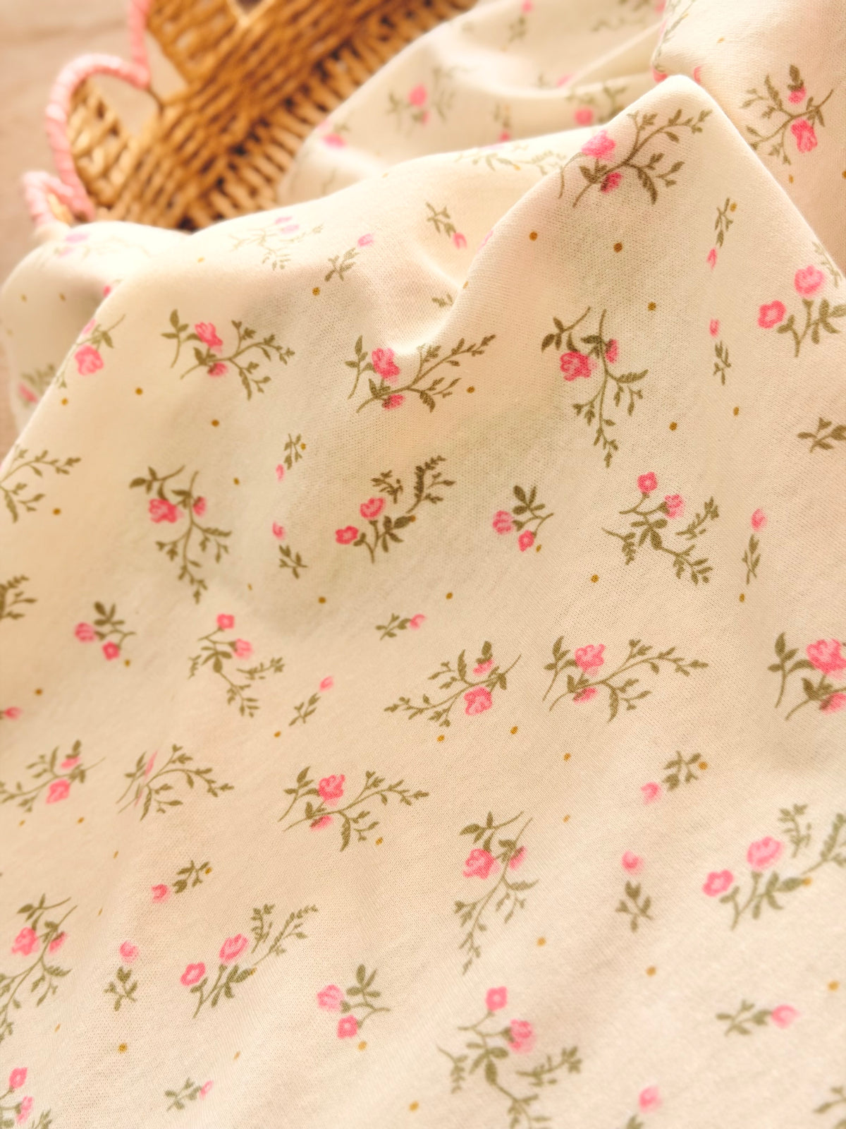 Interlock Sweet Rosebud