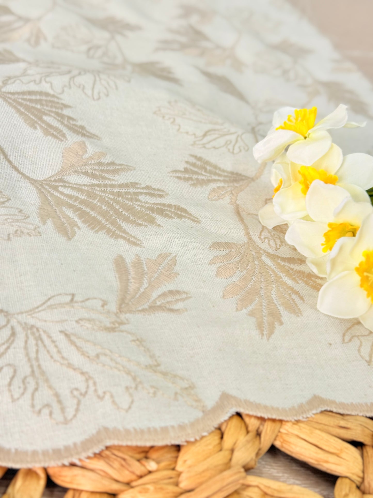 Embroidered Linen Beige Foliaire