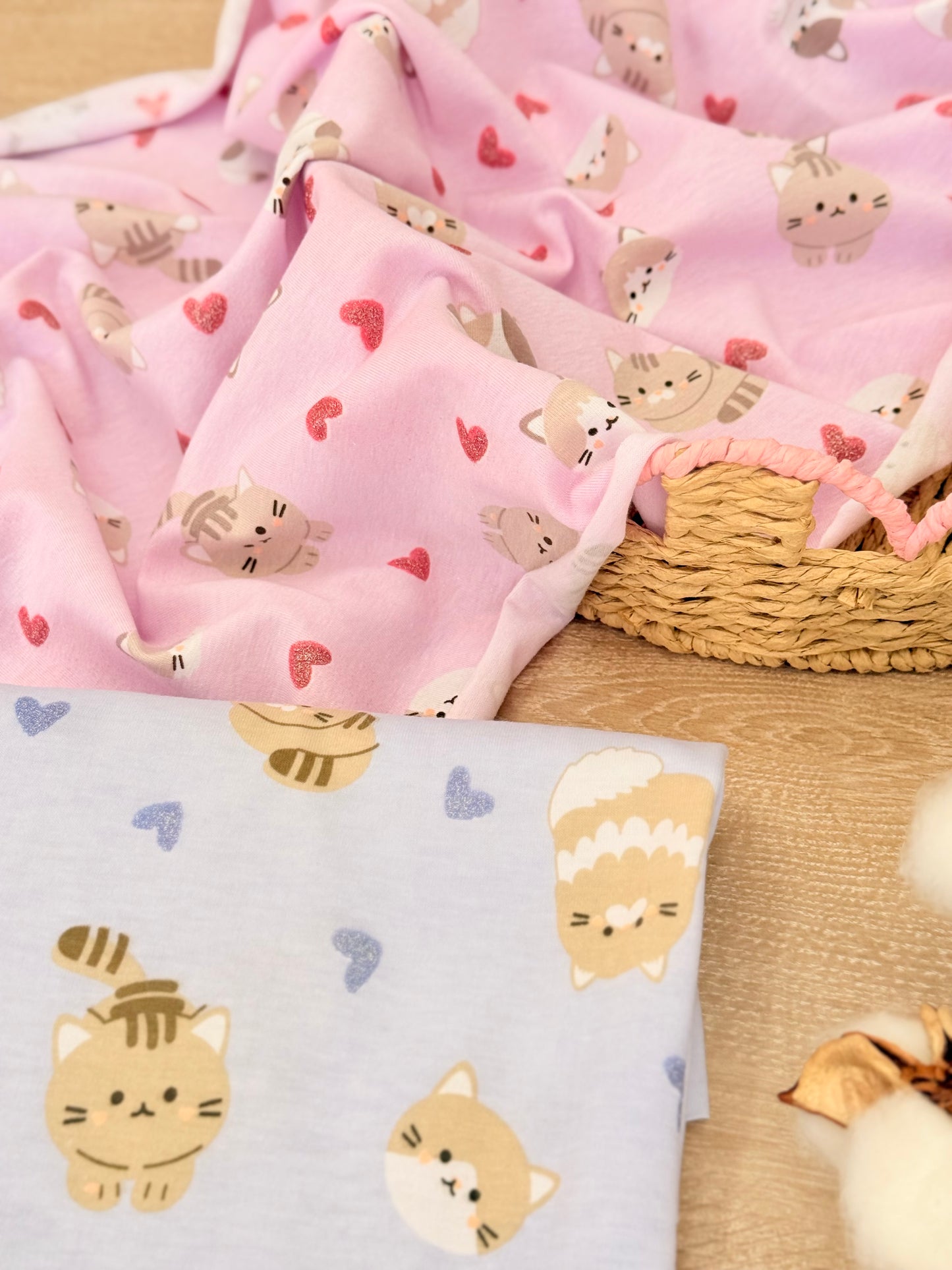 Interlock Sweet Kittens