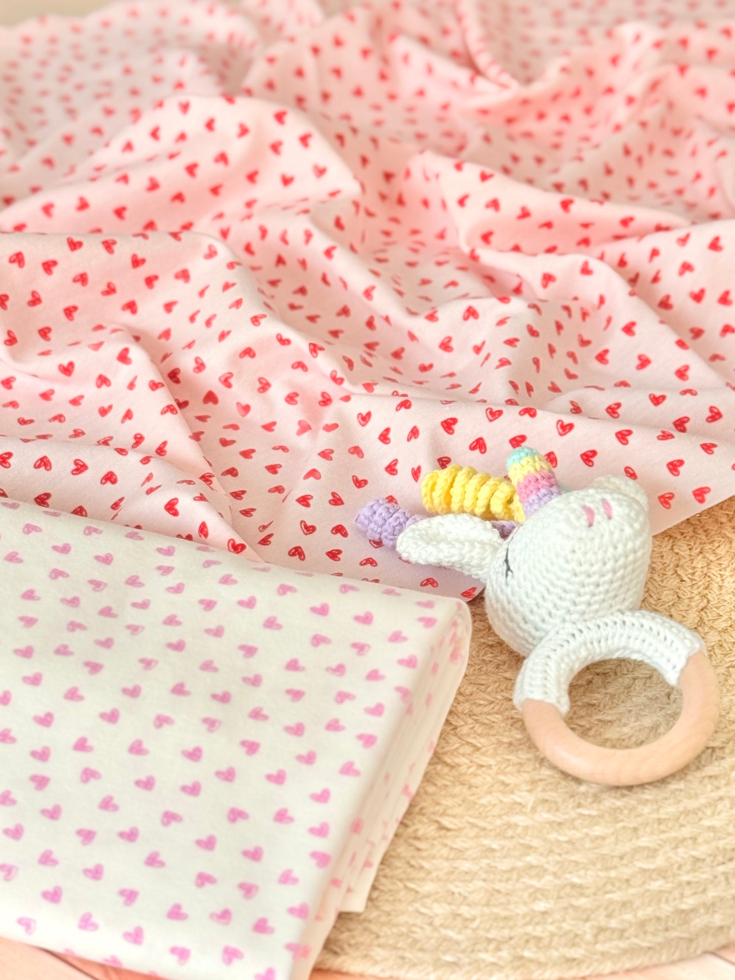 Interlock Hearty Dots
