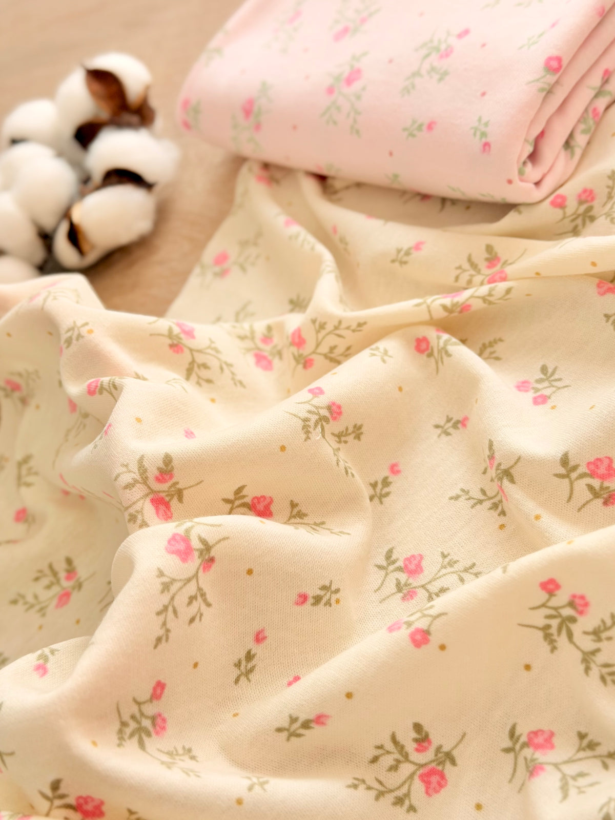 Interlock Sweet Rosebud