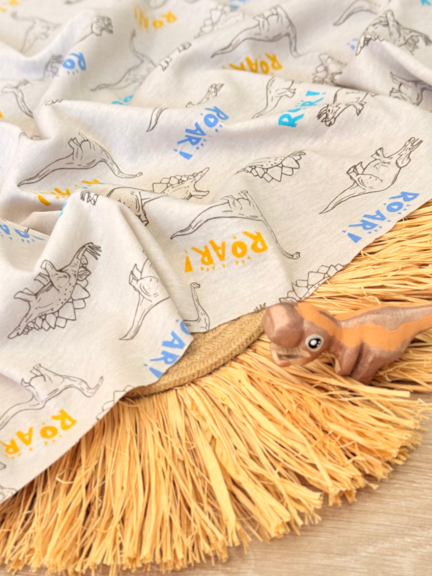 Interlock Roar & Play