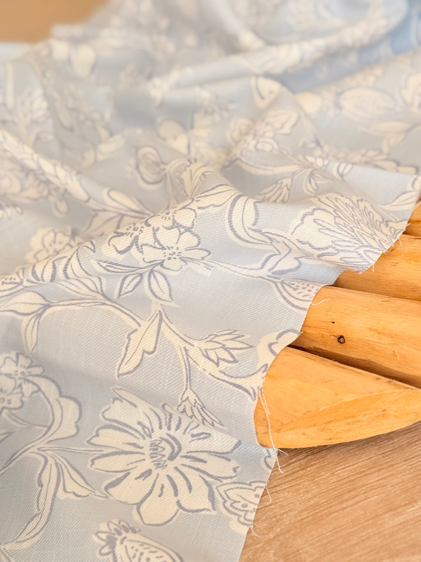 Printed Linen Slub Porcelain Garden