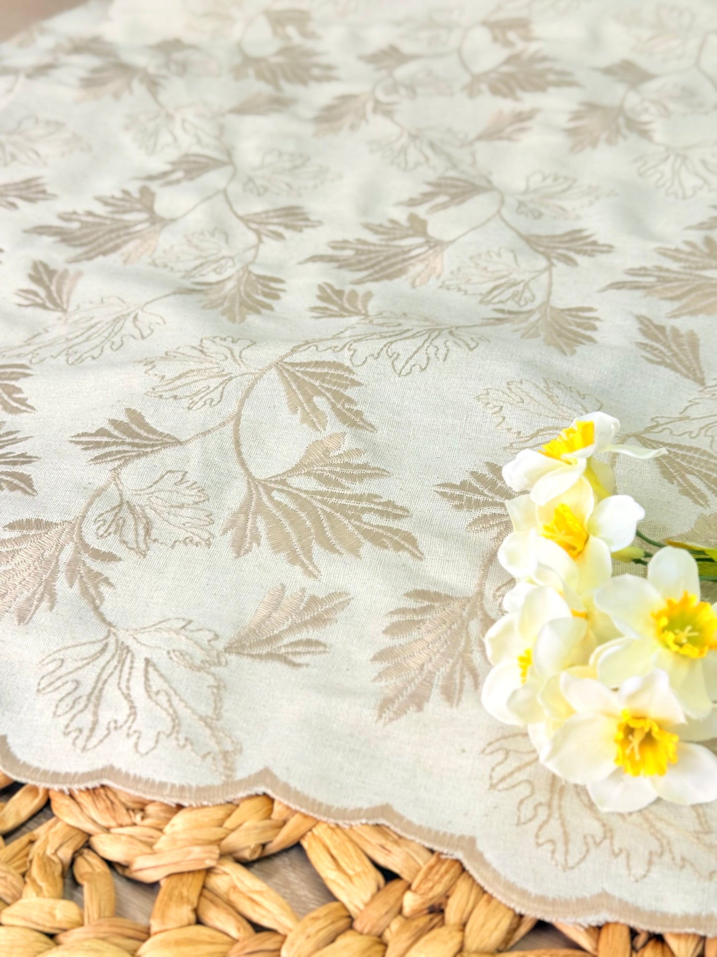 Embroidered Linen Beige Foliaire