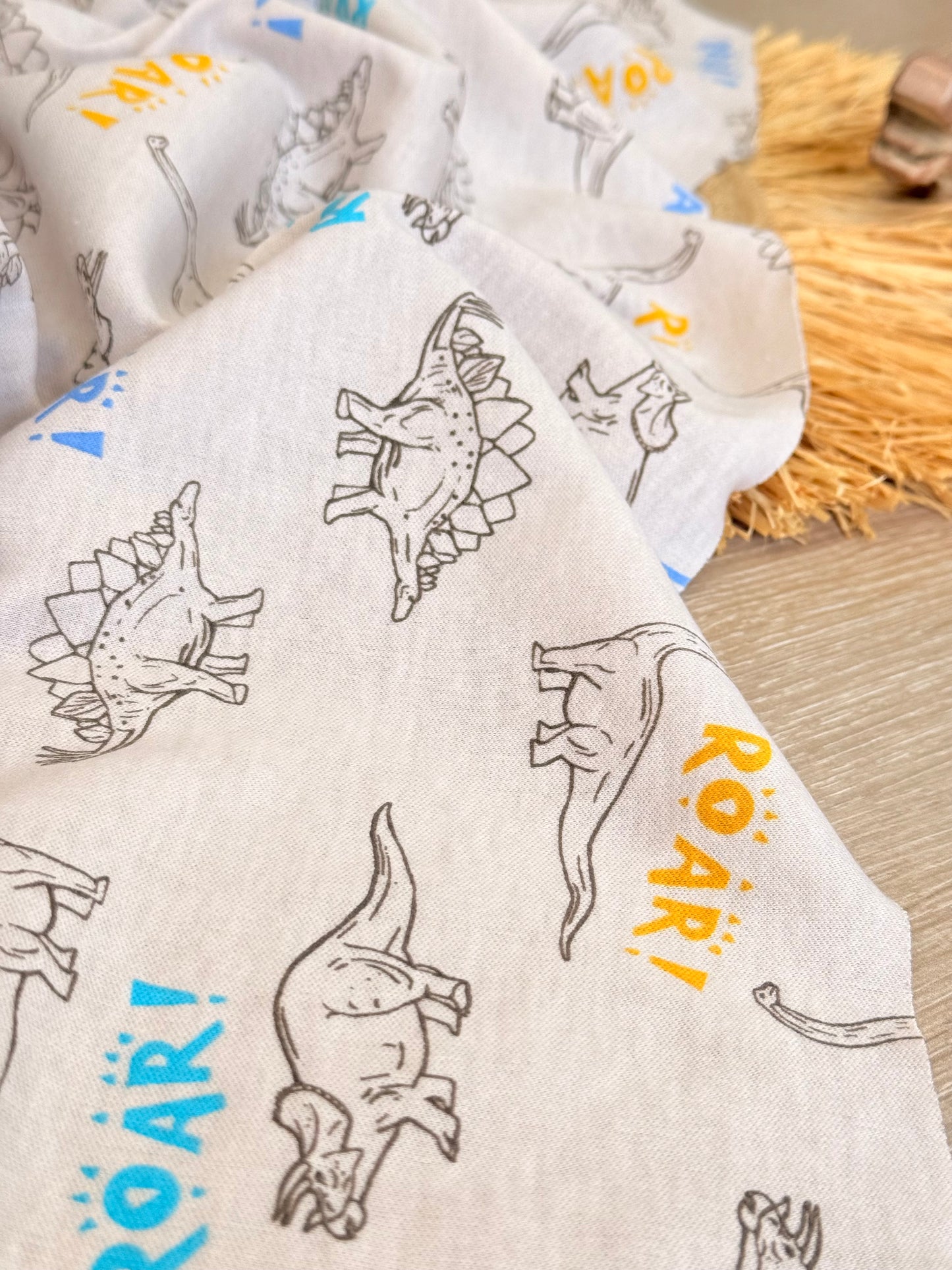 Interlock Roar & Play