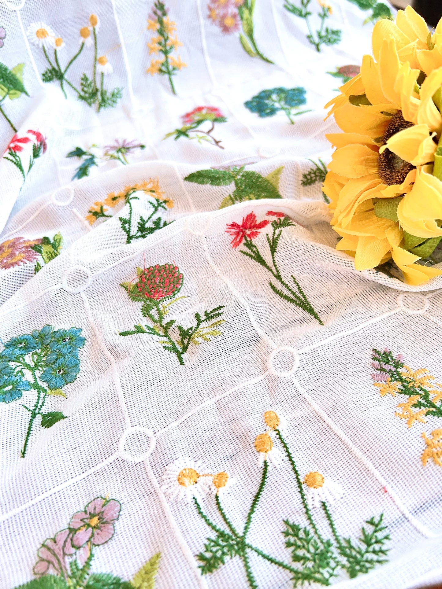 Embroidered Cotton Mesh Botanic